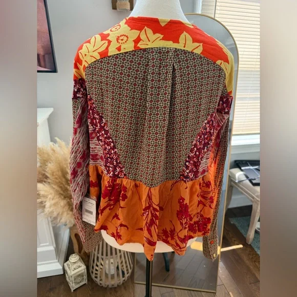 BNWT Free People Multicolor V-Neck Blouse - Picture 6 of 9